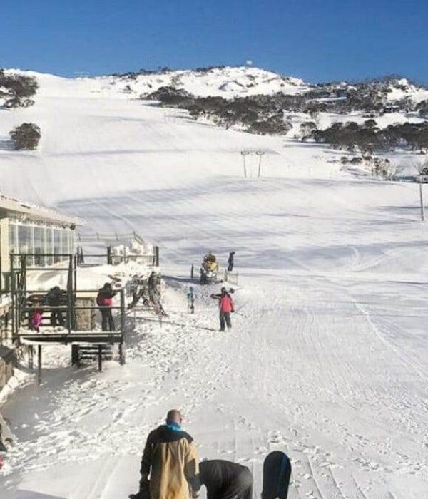 Aspen Chalet, Smiggins - Smiggin Holes directly in front of Heidi's Complex-a sns